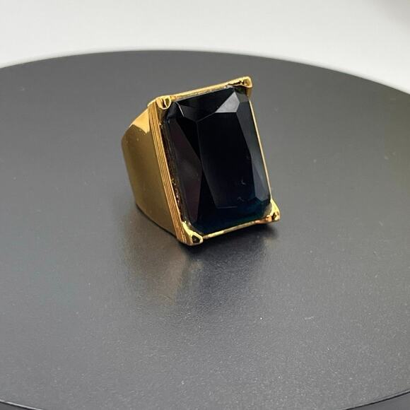 Trina Turk Large Blue Rectangle Bezel Glass Gold Tone Ring Sz 7.25 - Picture 4 of 10